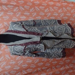 Gray burgundy and cream cover thing